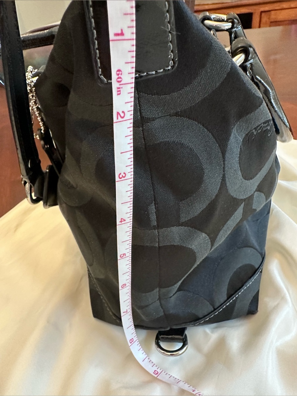 Coach Black Op Art Signature Shoulder Bag Purple Interior Dust Bag - Picture 12 of 16